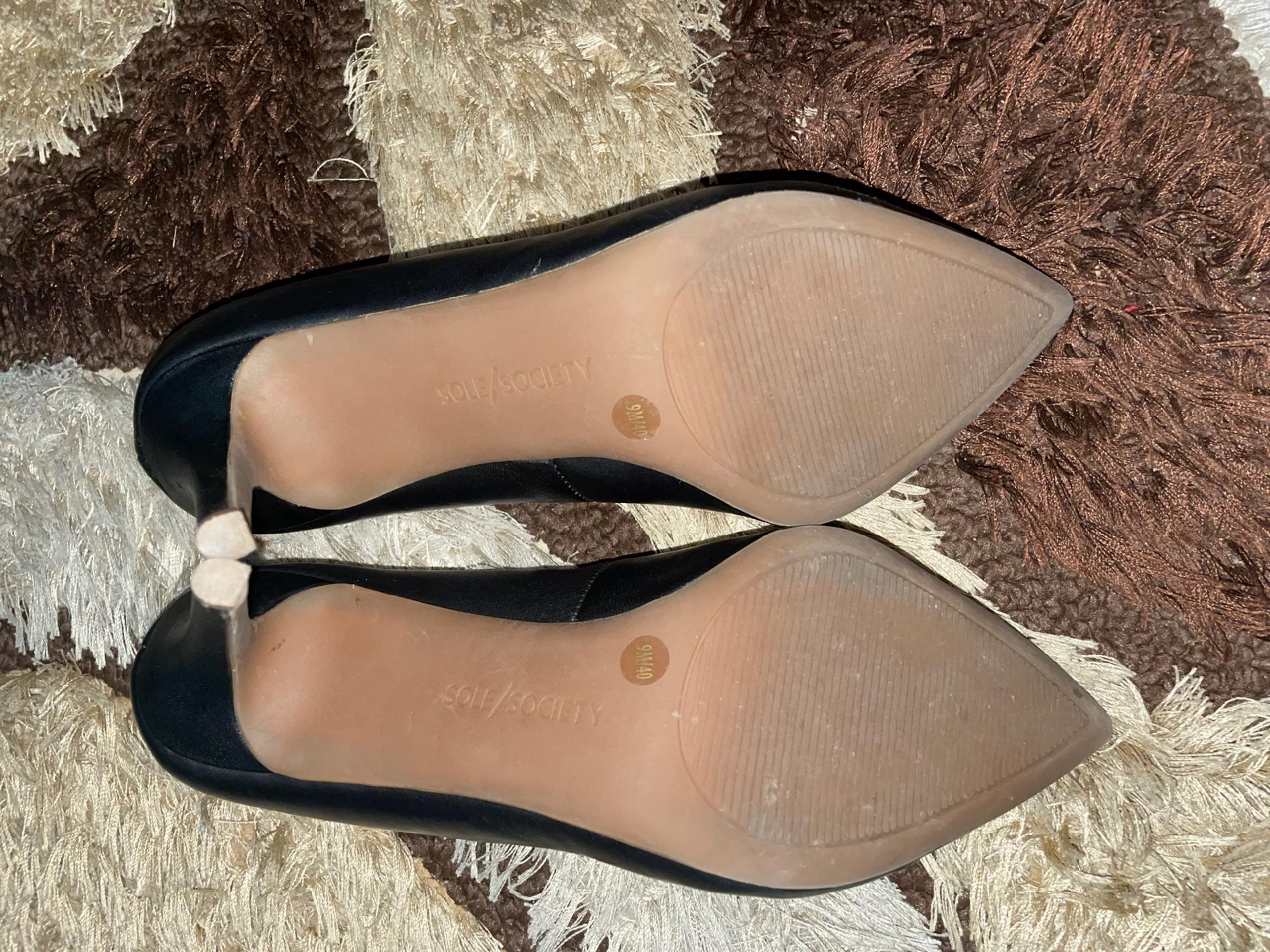 Sole Society Black Leather Low Heel Pointy Toe Pumps