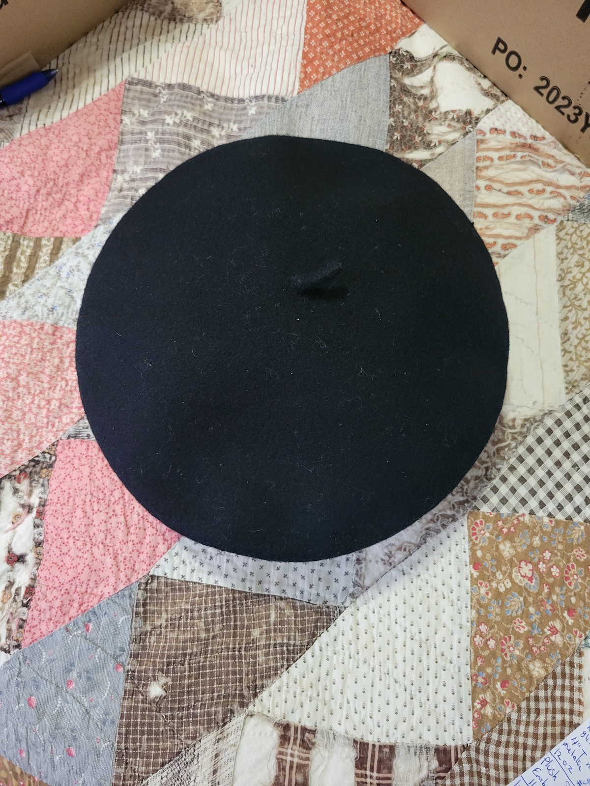 Beret 100% Lana wool hat New with tags nwt vintage