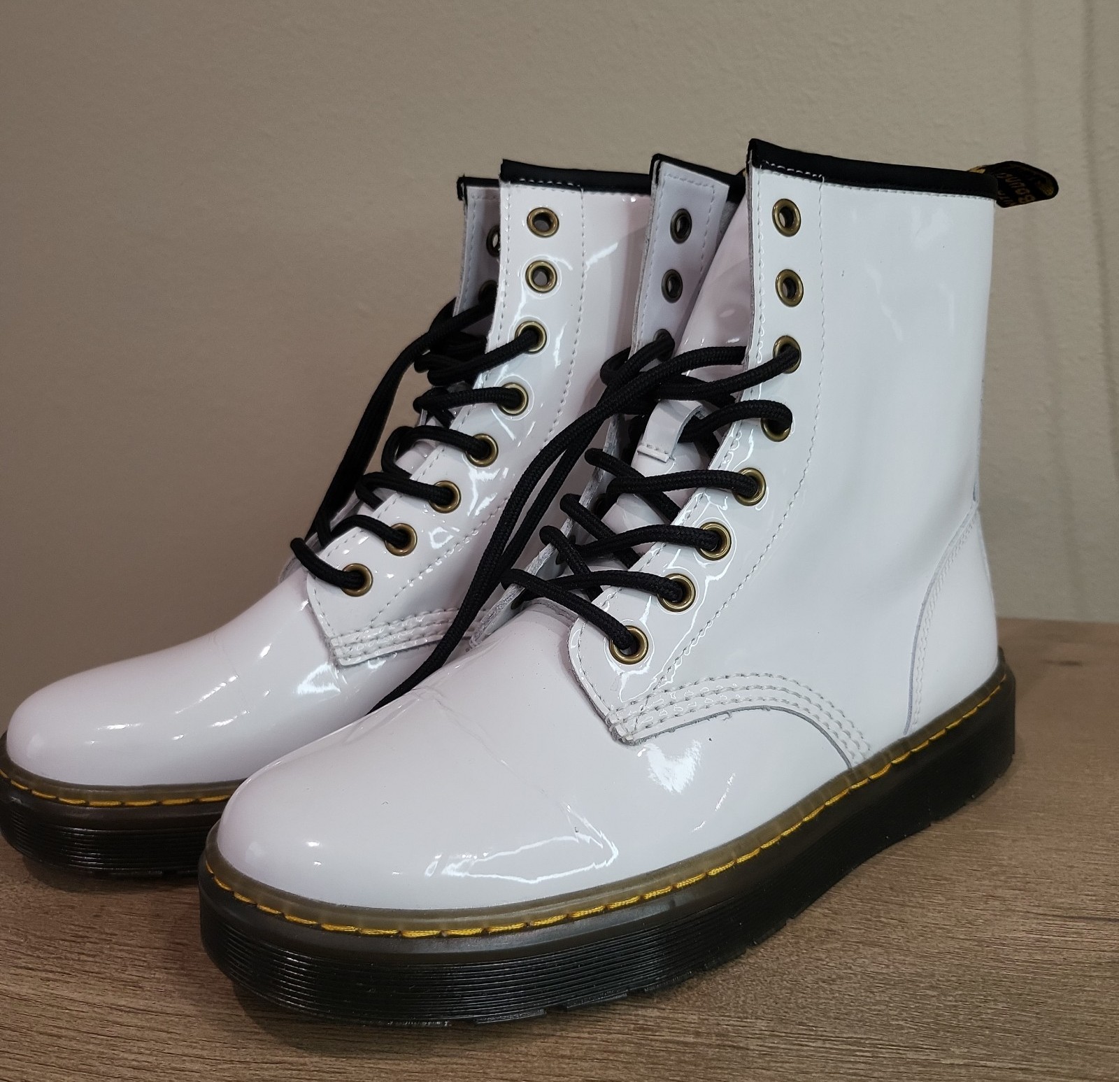Dr Martens womens Zavala leather boots
