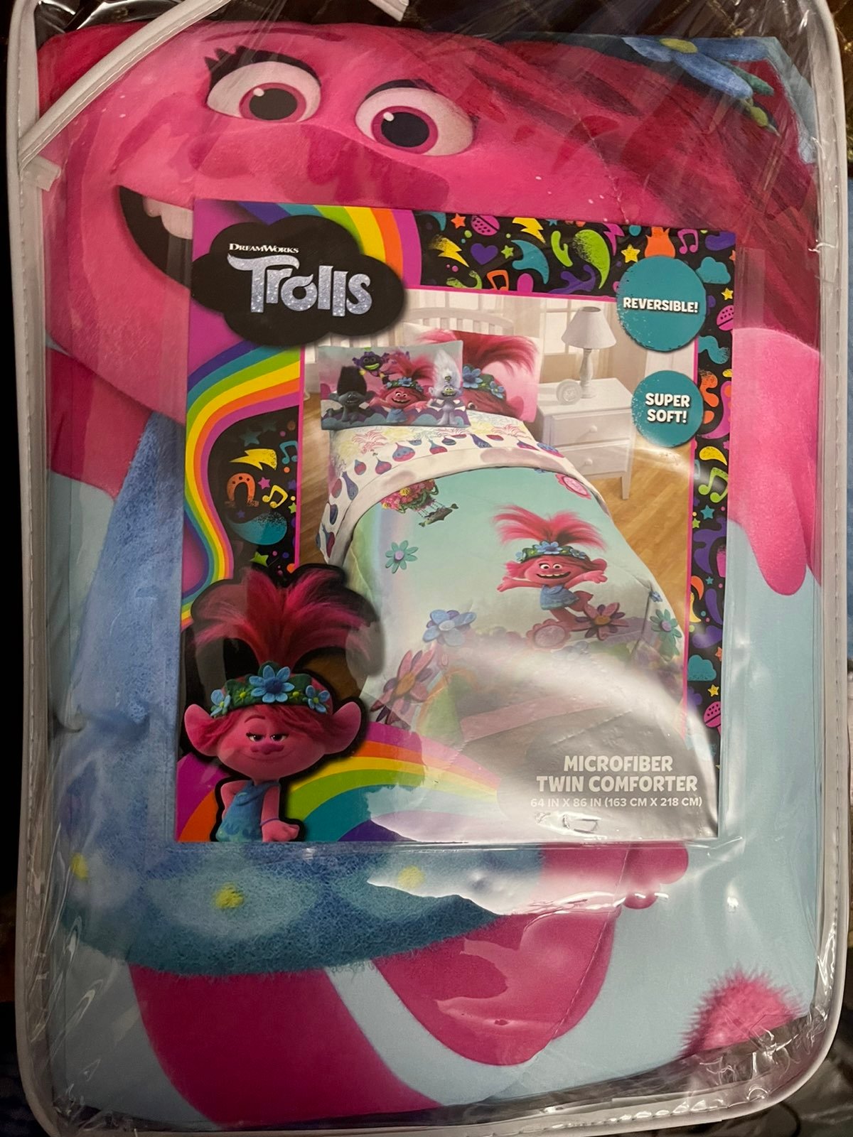 Brand New Dreamworks Trolls microfiber Comforter Set