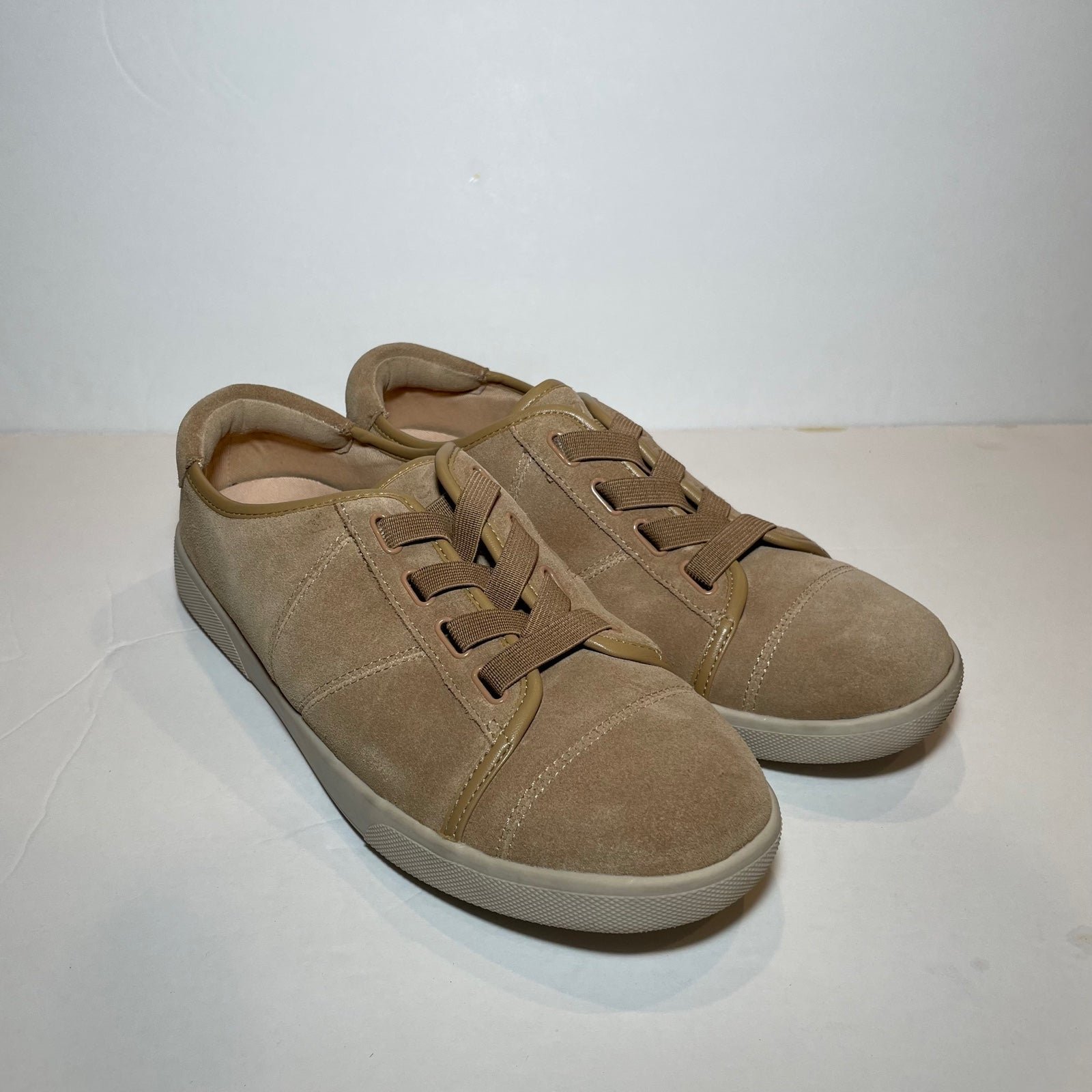 Vionic Jean Suede Tan Women’s Casual Sneaker size 7.5 - No Box/Pre-Owned