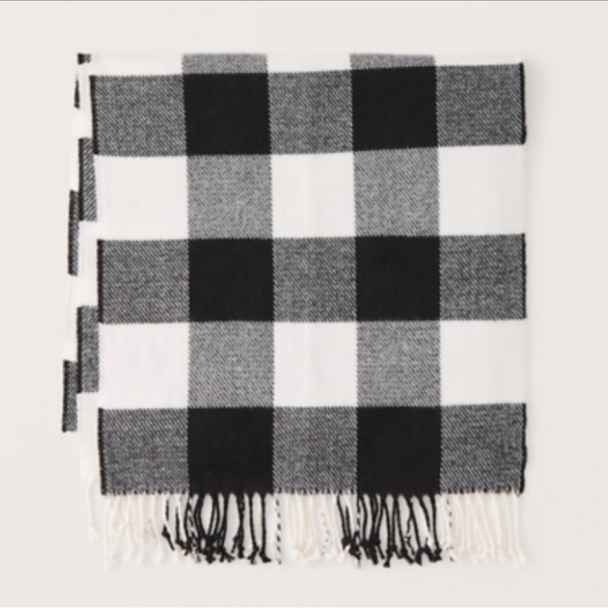 ABERCROMBIE & FITCH Buffalo Plaid Check Blanket Fringe Scarf Black White NWT $39
