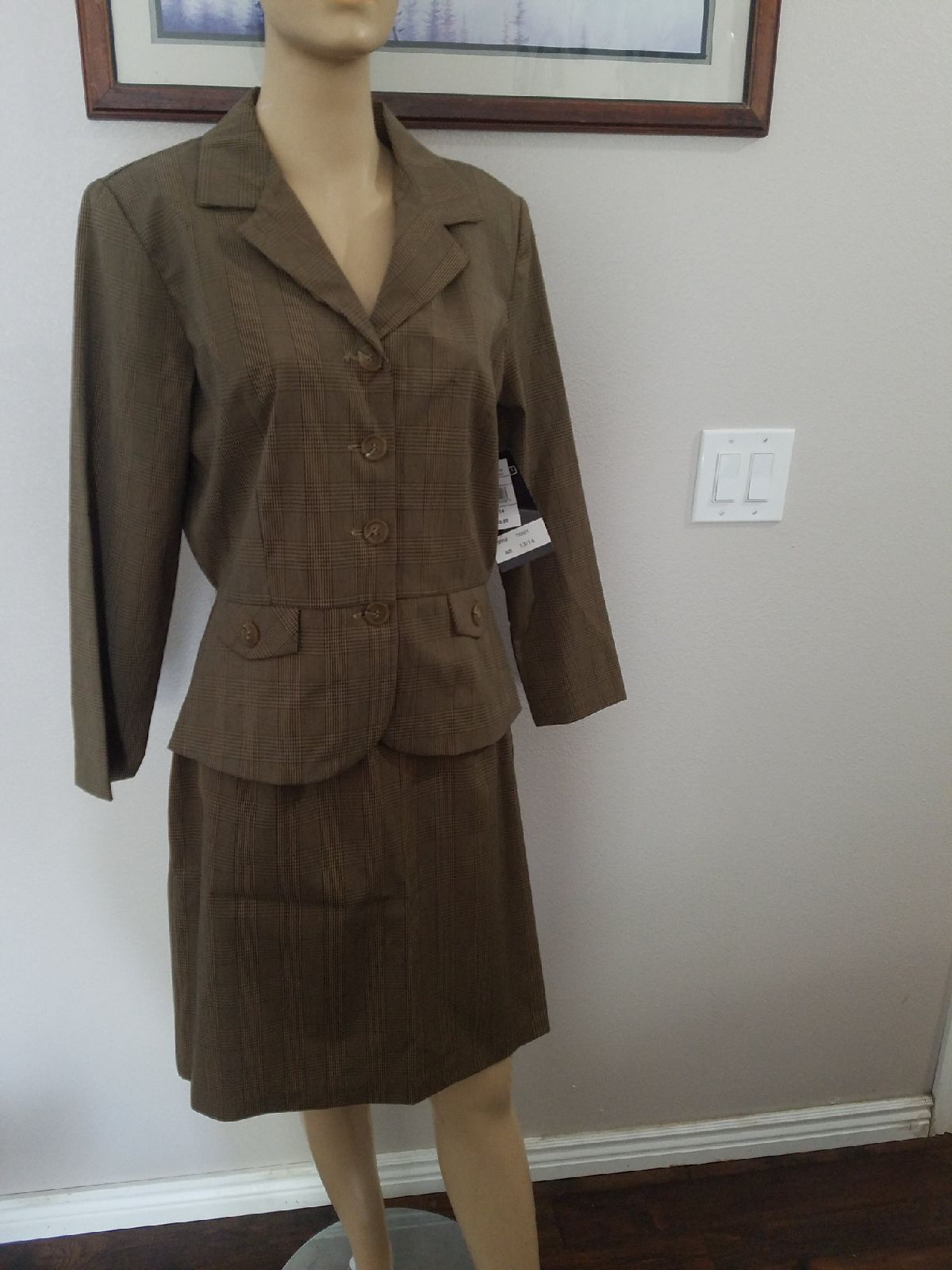 Nwt Scarlett Skirt Suit size 13/14