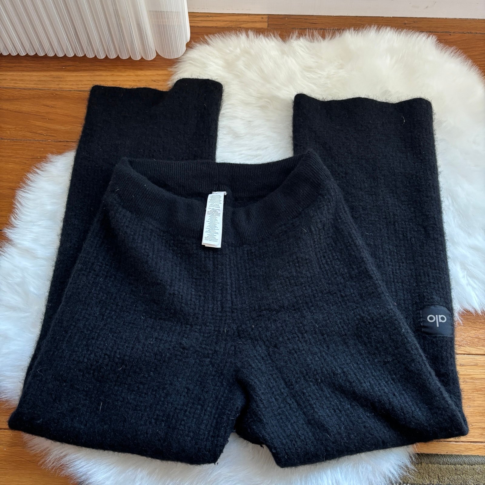 Alo Black waffle knit sweater pants cashmere