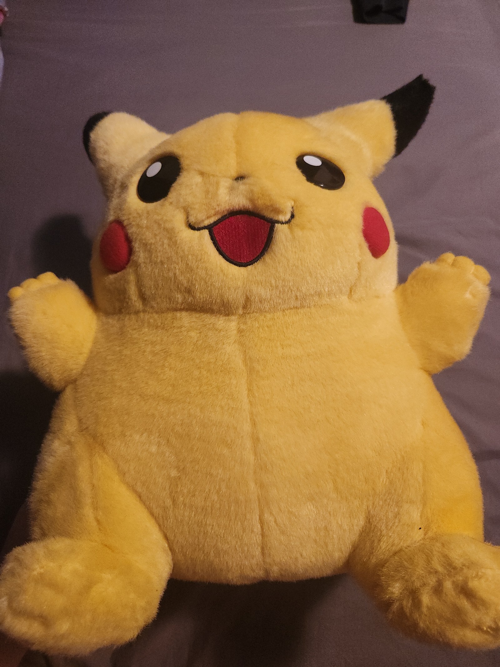 Jumbo 2001 Nintendo Pokemon USA 15 Pikachu Plush