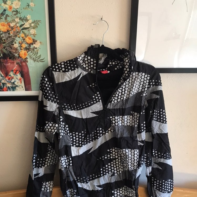 Light weight half zip