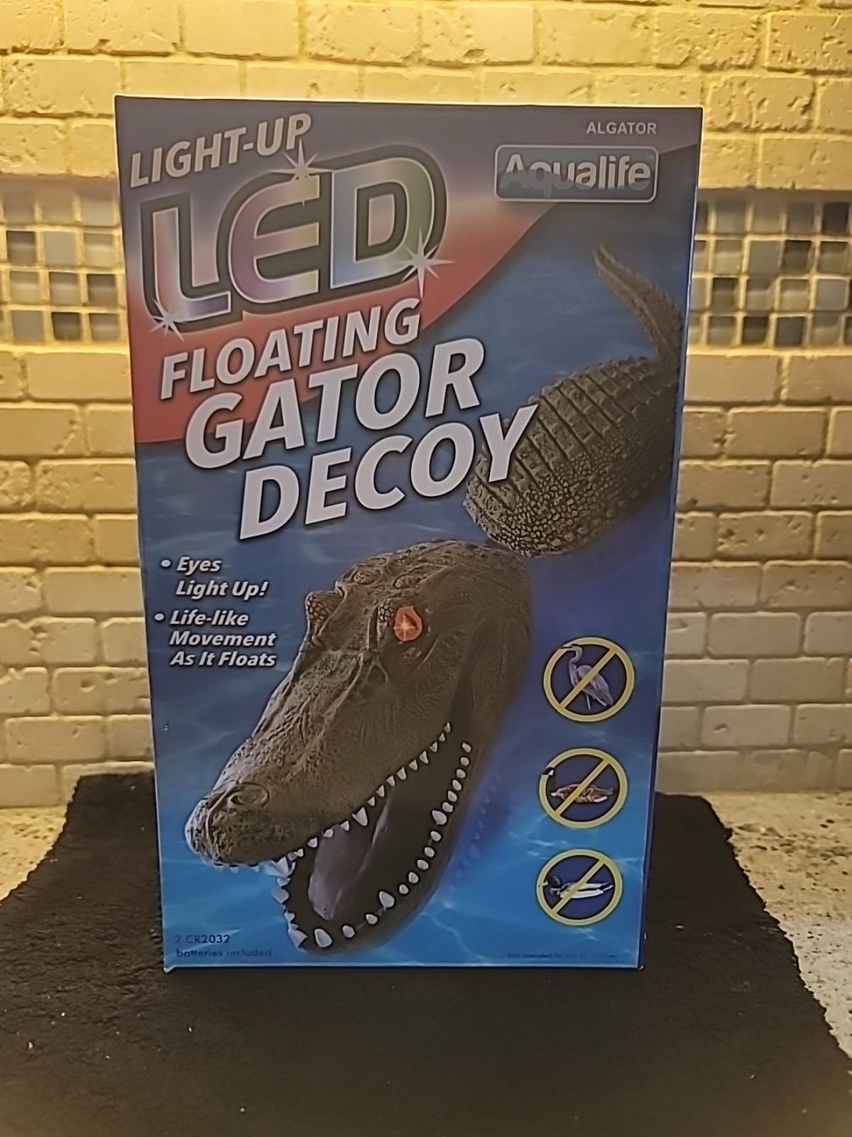 New Unused Aqualife Floating Gator Decoy W/ LED Light up Eyes Pond Gator Decoy