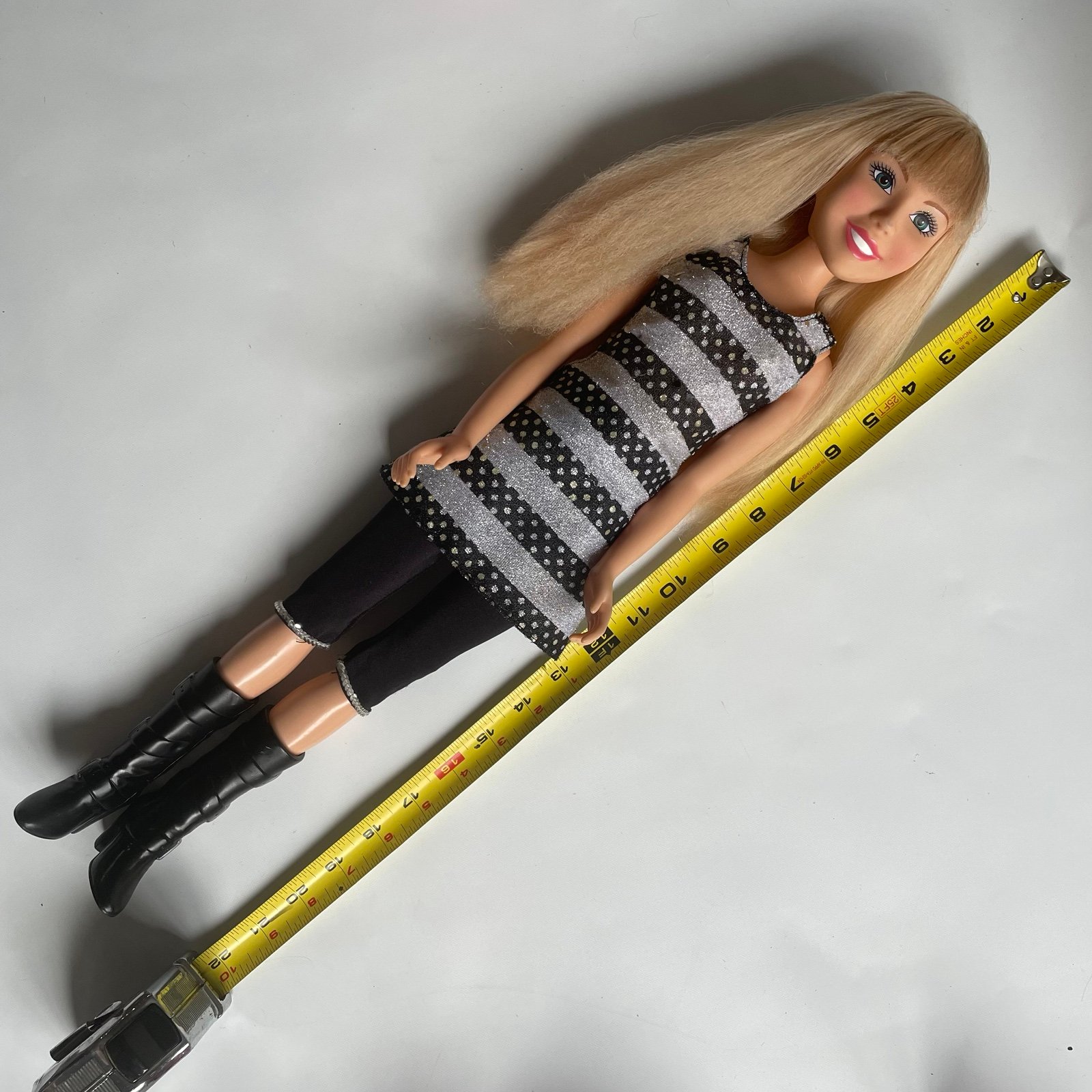 HTF 22” Disney Hannah Montana Fashion doll