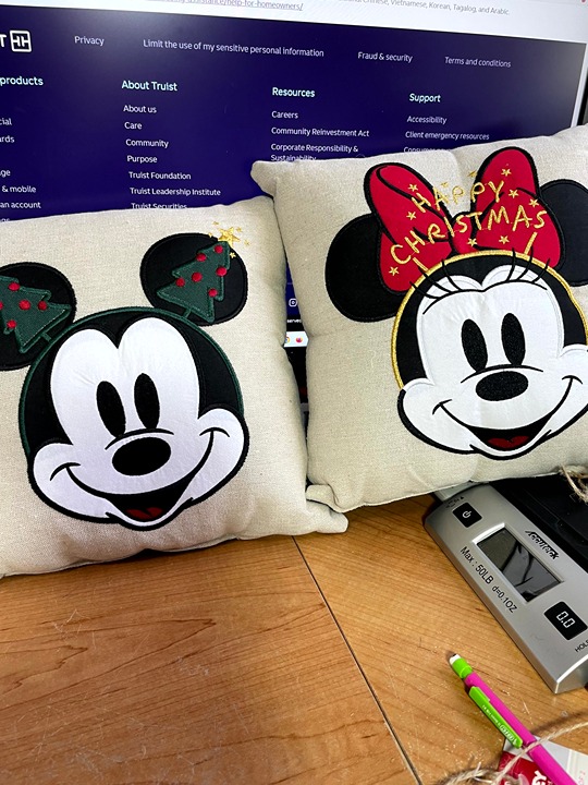 minnie mouse throw pillow