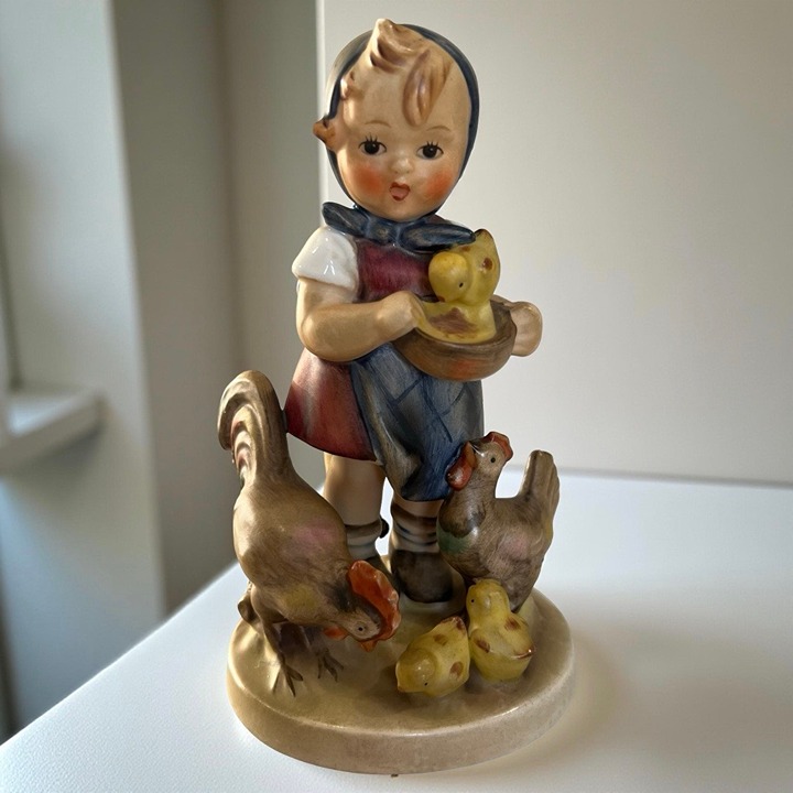 Goebel Hummel Figurine # 199 /I Feeding Time TMK 3 (1960-1963) 5-1/2 Tall