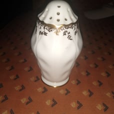 Aynsley Golden Crocus Sugar Shaker
