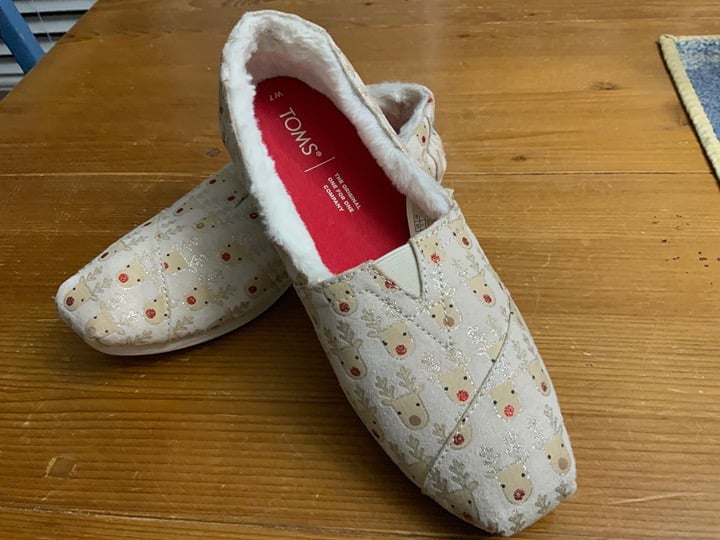TOMS Women’s Alpargata Glitter Slip On Fashion Reindeer shoes Size 7w