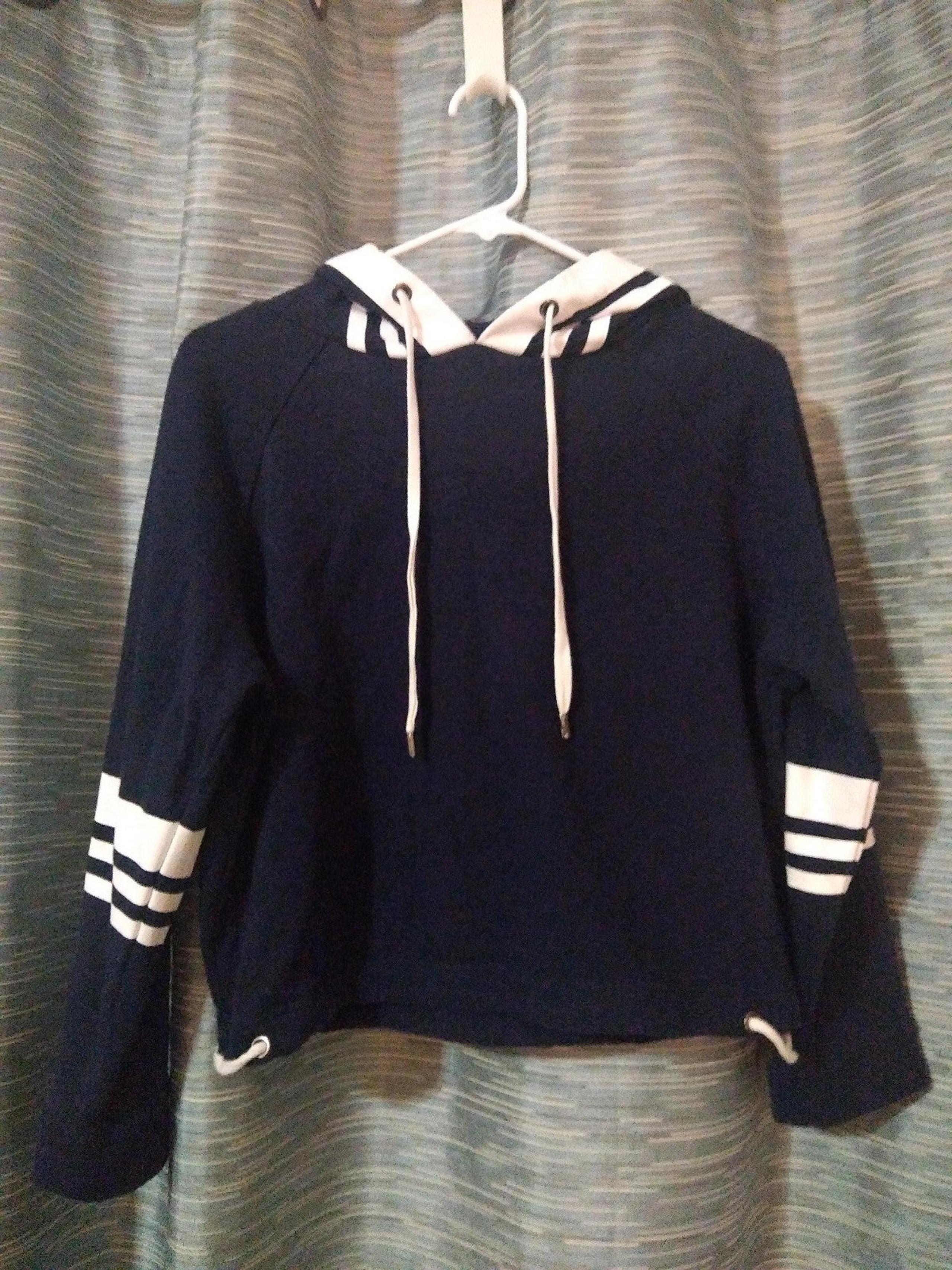 Women's Small Forever 21 Hooded Crop Top