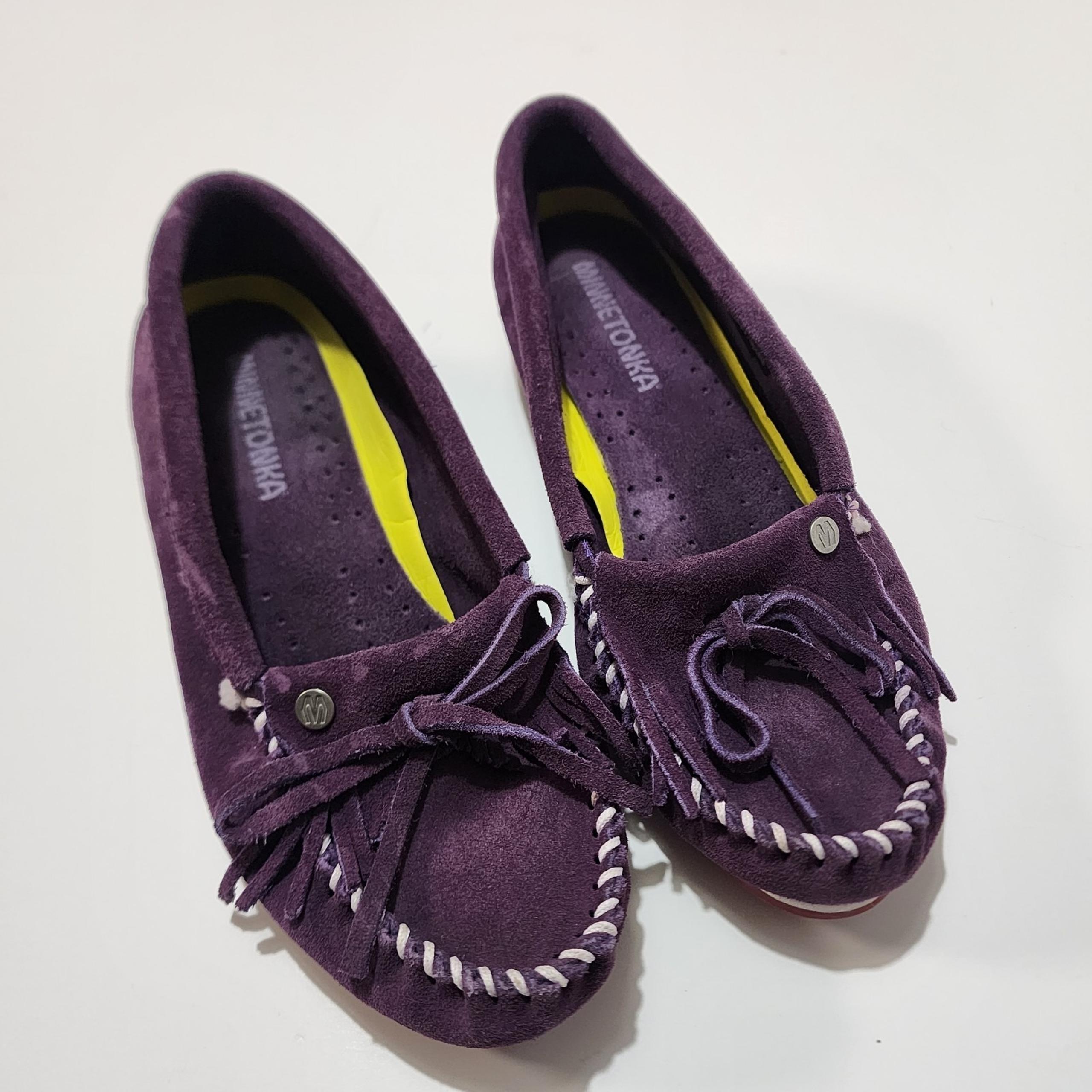 Minnetonka Women's 4312 Purple Leather Slip On Moccasins Size 6