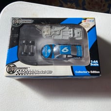 NASCAR Motorworks Diecast Model Kit 1/64 - #6 Mark Martin Collector's Edition