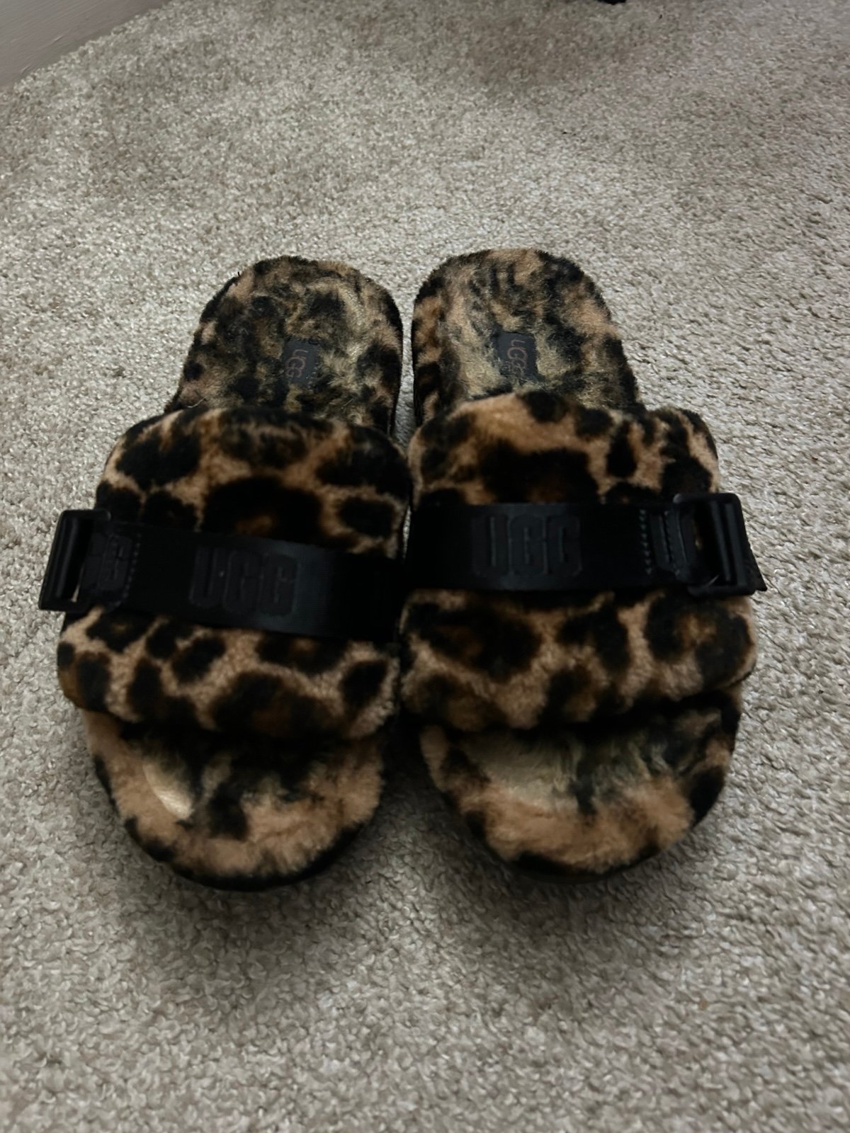 UGG Fluffita Panter Print Slipper