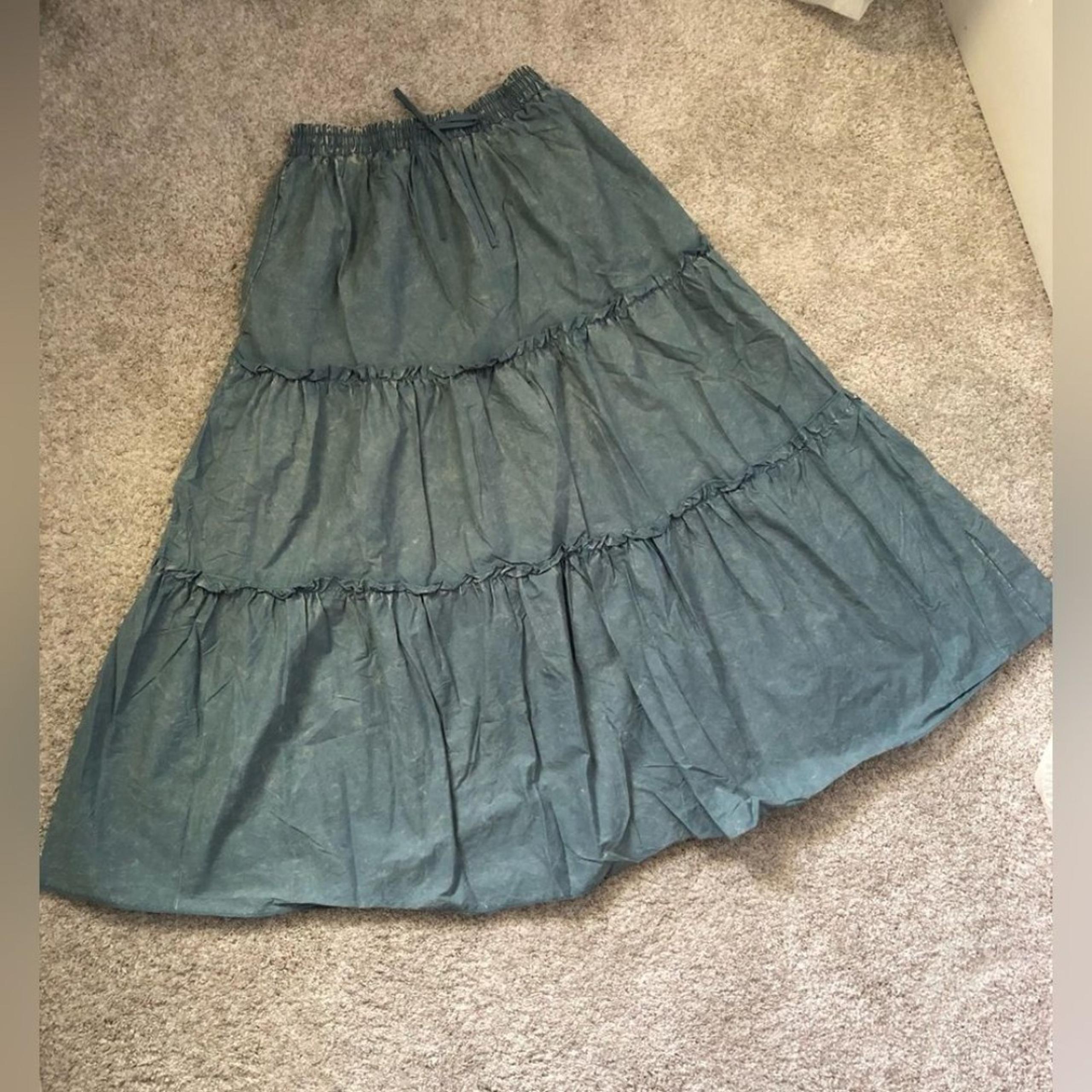 ZENANA Elegant Tiered Full A-line voluminous maxi Skirt elastic waist size M