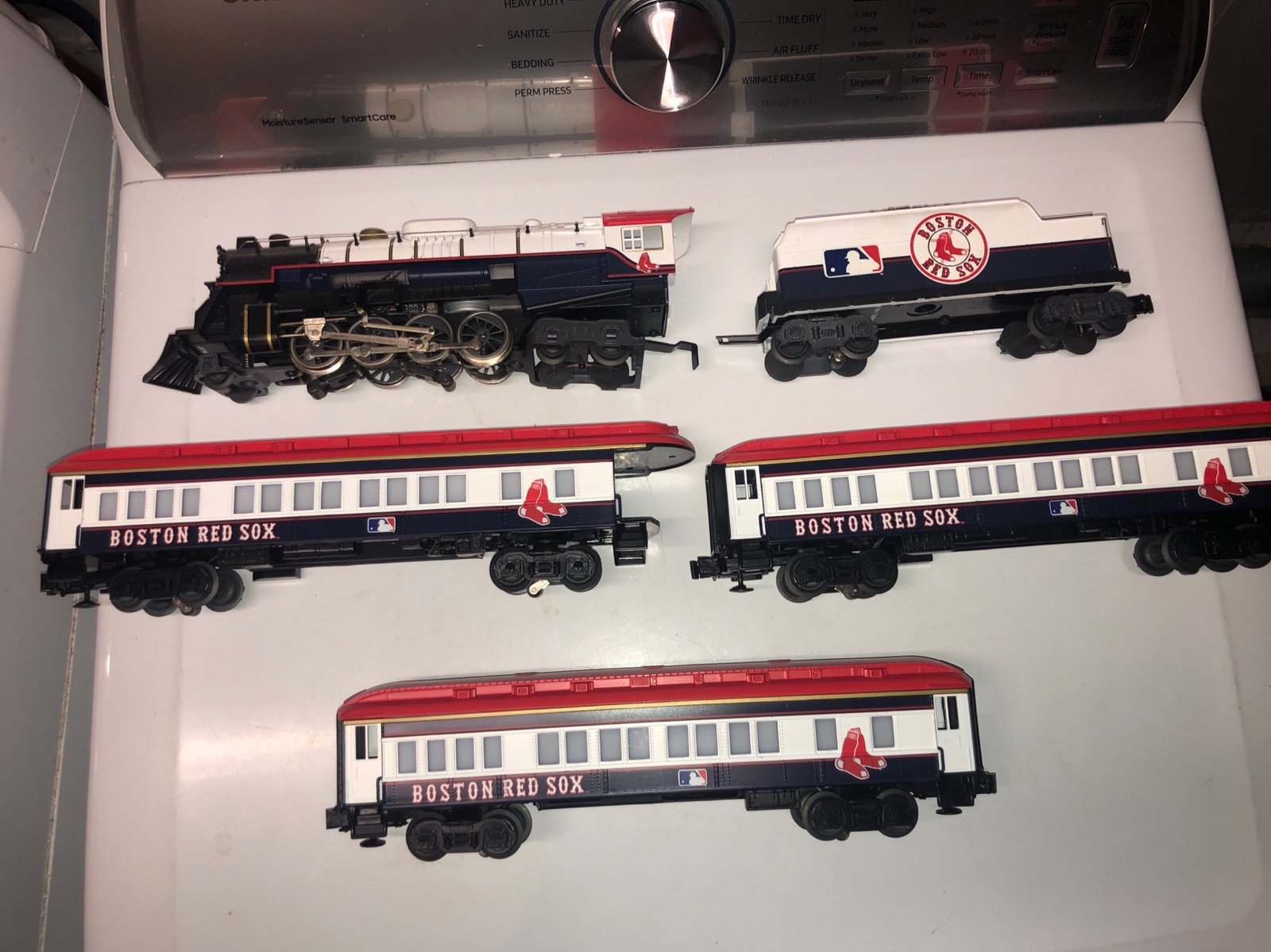 Lionel trains boston redsox train lot