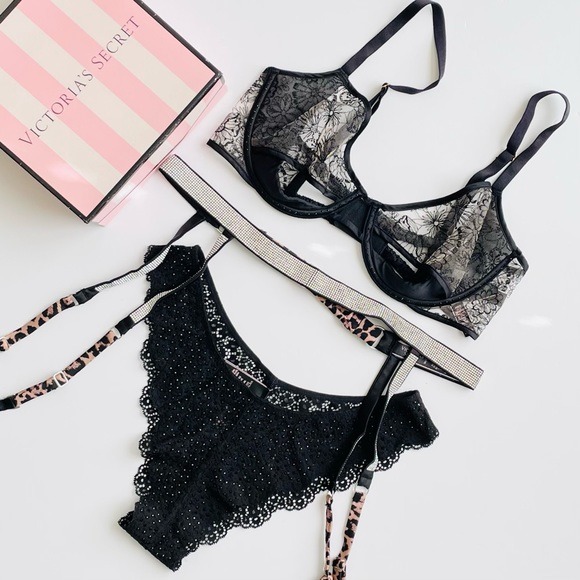 34D MEDIUM Victoria’s Secret 3PCS black bra set