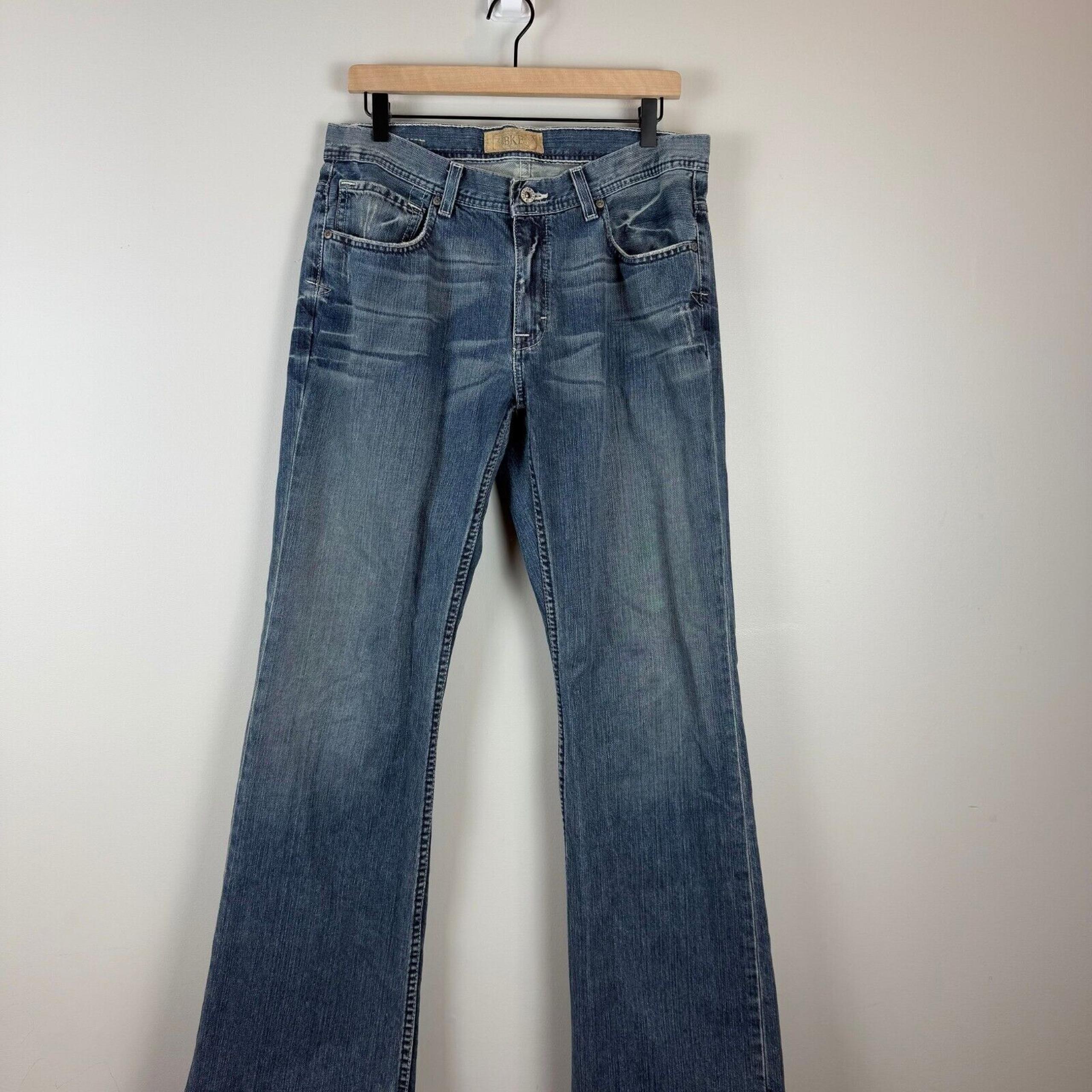 BKE Derek Jeans Men 32x32 Blue Denim Medium Wash Distress Bootcut Grunge - Buckle