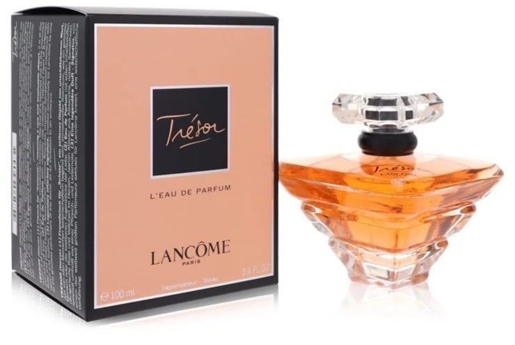 3.4 oz - Eau De Parfum Spray Item #402120