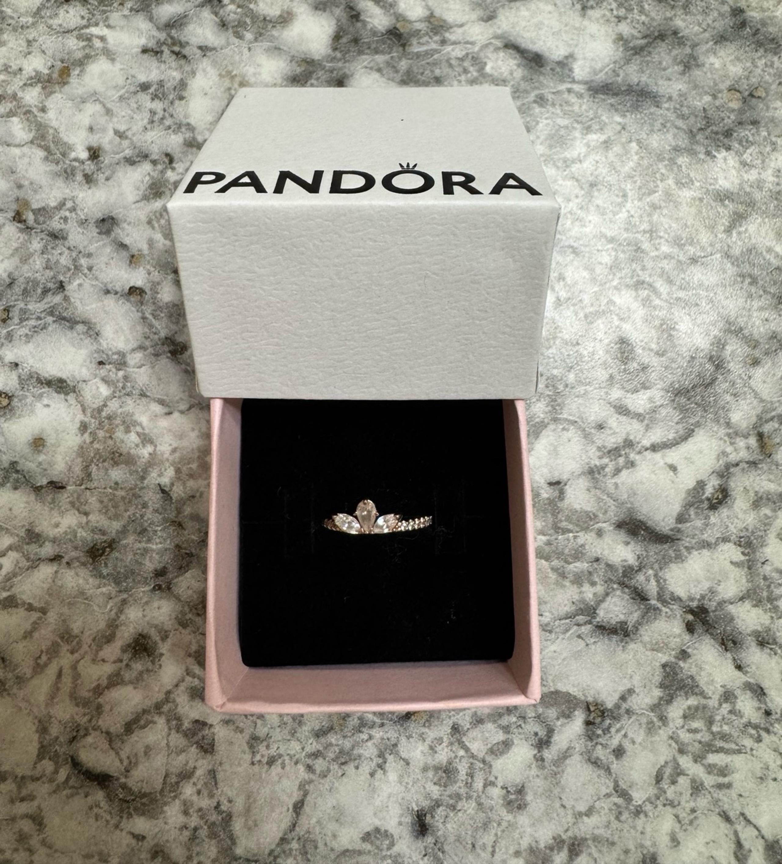 Pandora Sparkling Herbarium Cluster Ring