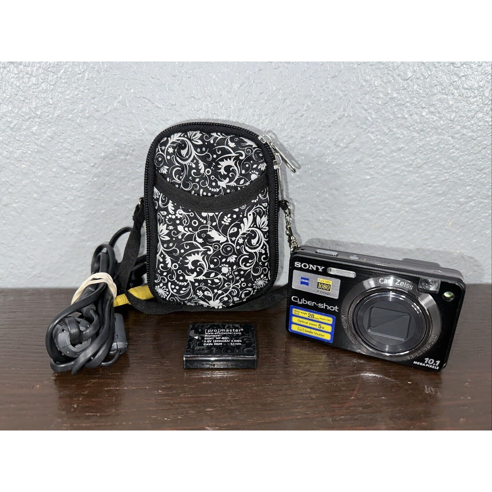 Sony Cyber Shot DSC-W170 10.1MP 5.0x Compact Digital Camera Black Battery + Case