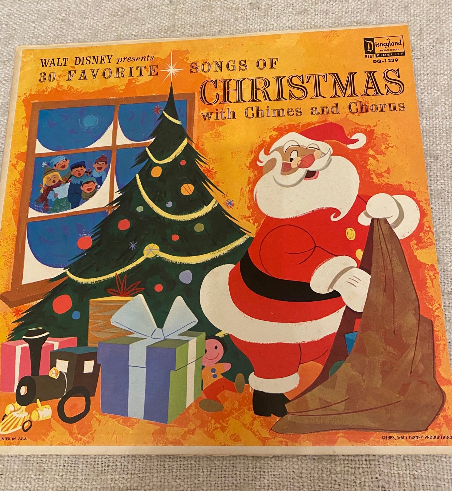 Walt Disney Presents 30 FAVORITE SONGS OF CHRISTMAS With Chimes And Chorus LP