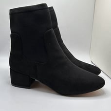CUSHIONAIRE Women's block heel stretch boot with Memory Foam Padding 7.5 WIDE BL