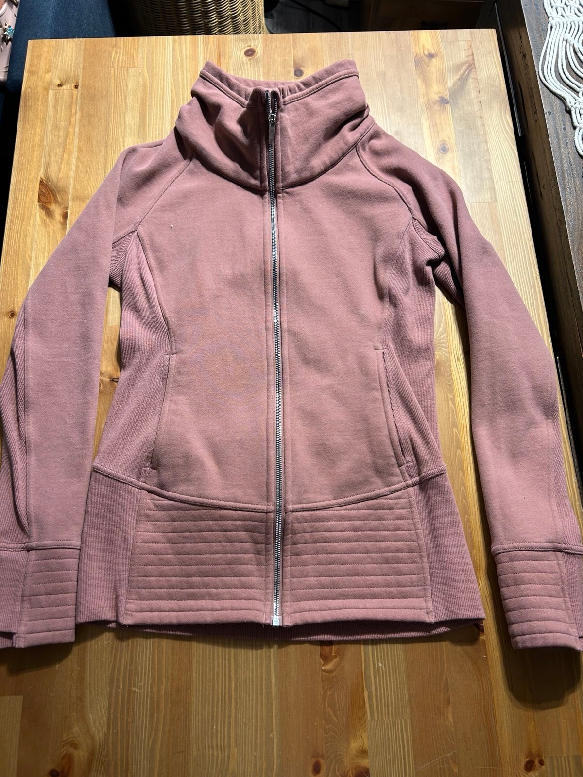 Lululemon Radiant Jacket II Spanish Rose Size 8 Pink EUC Scuba Full zip