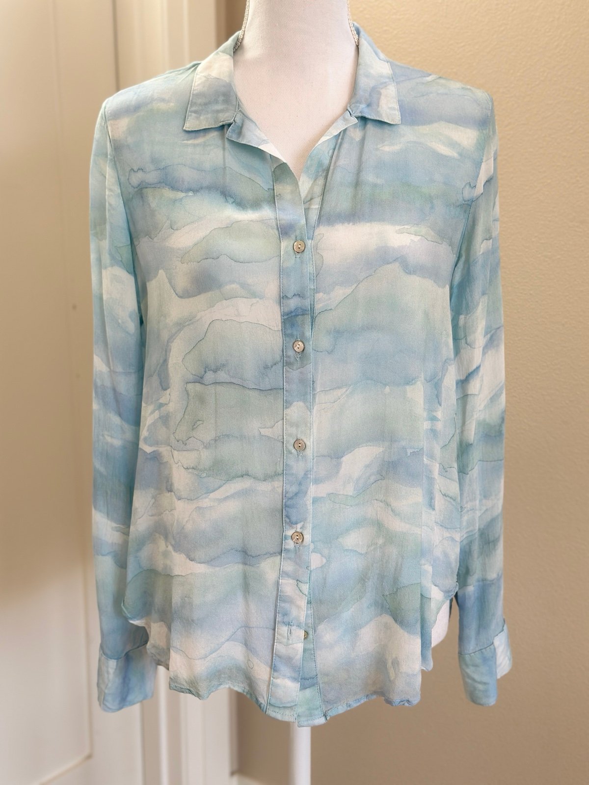 Bella Dahl Flowy Button Down Blouse - Small