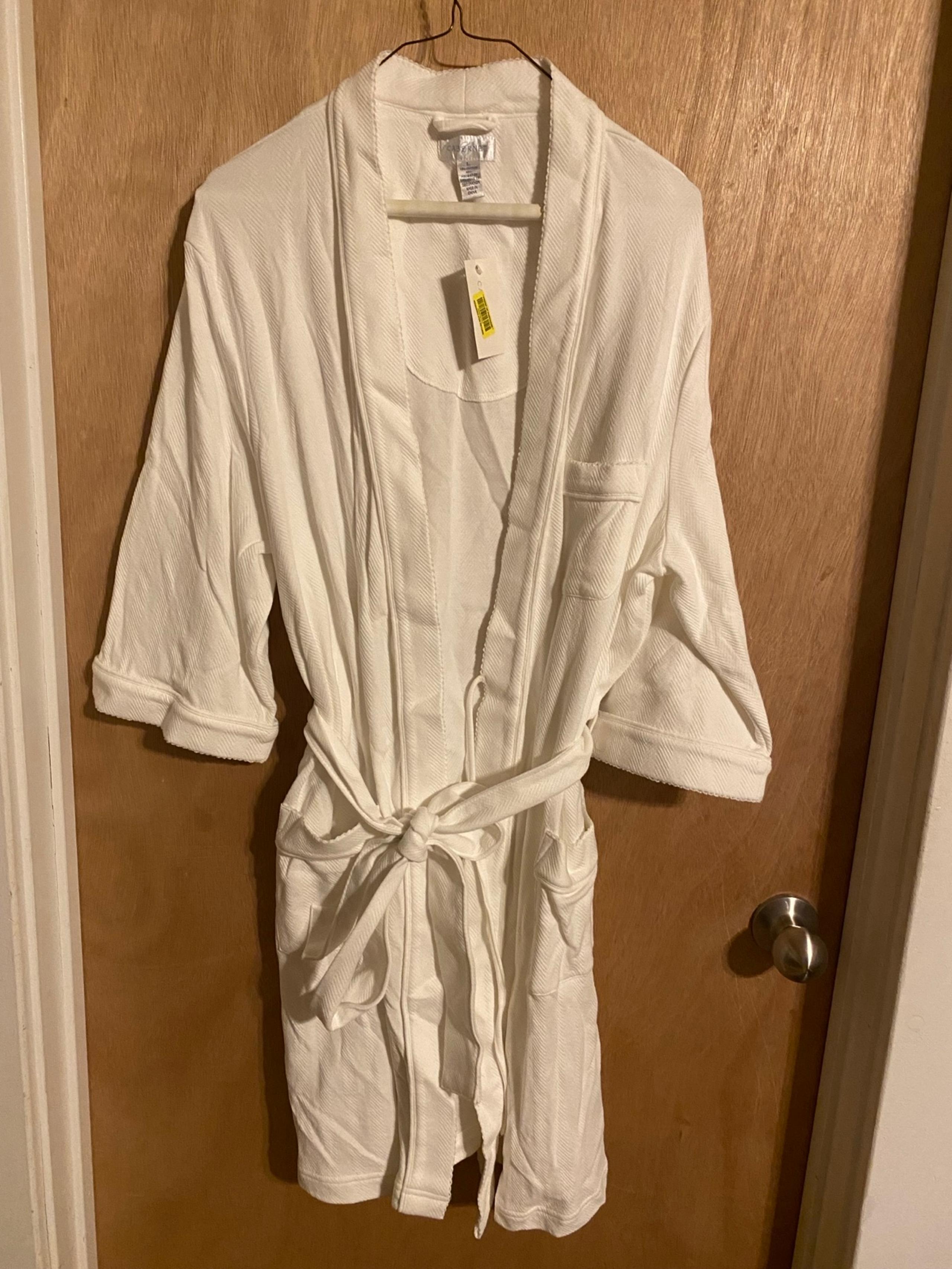 women’s Cabernet white robe