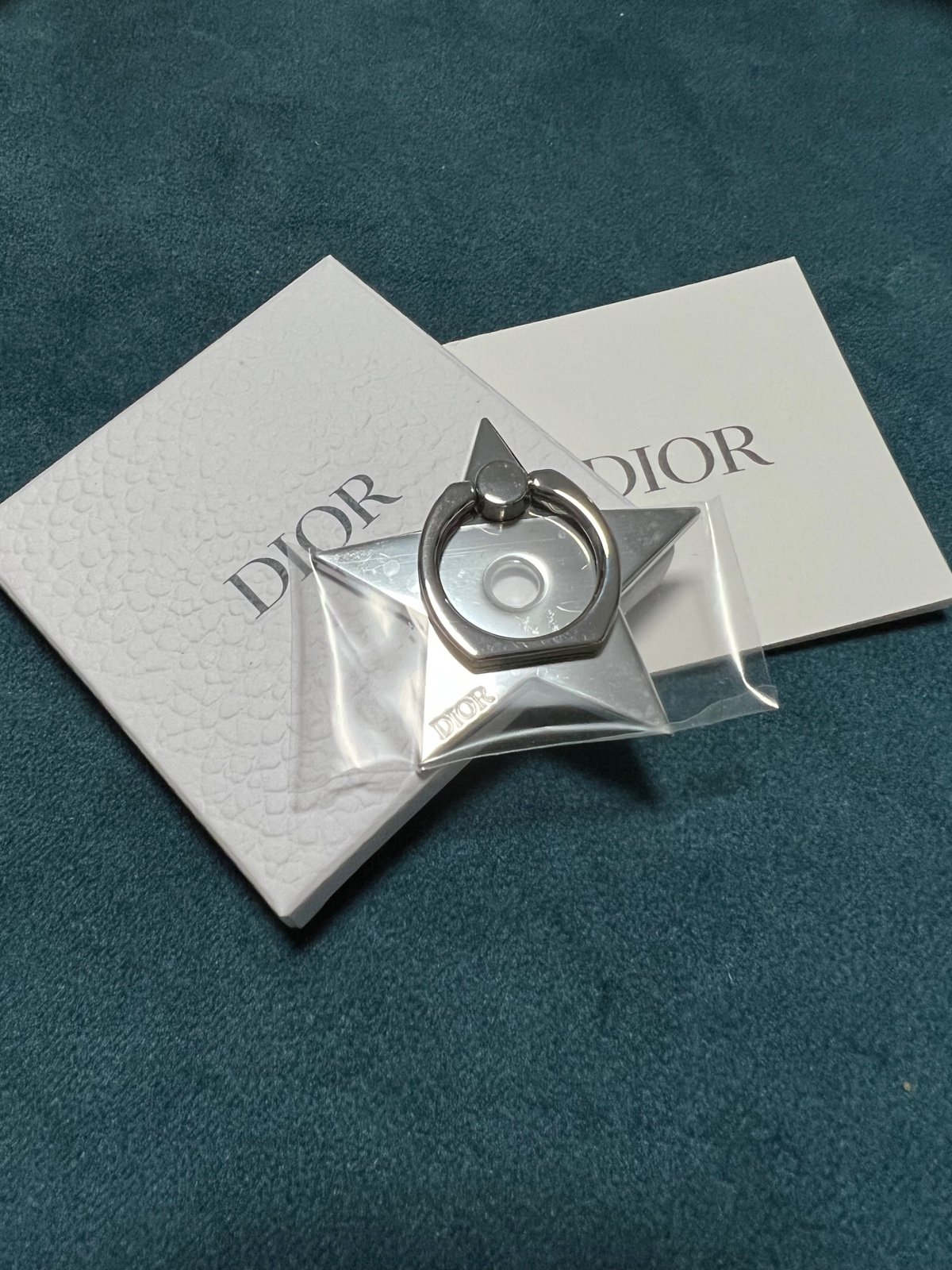 Dior phone ring