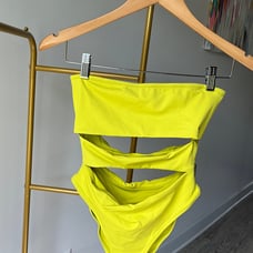 SKIMS Signature Swim Strapless Cut Out Monokini - Citrus -SMALL