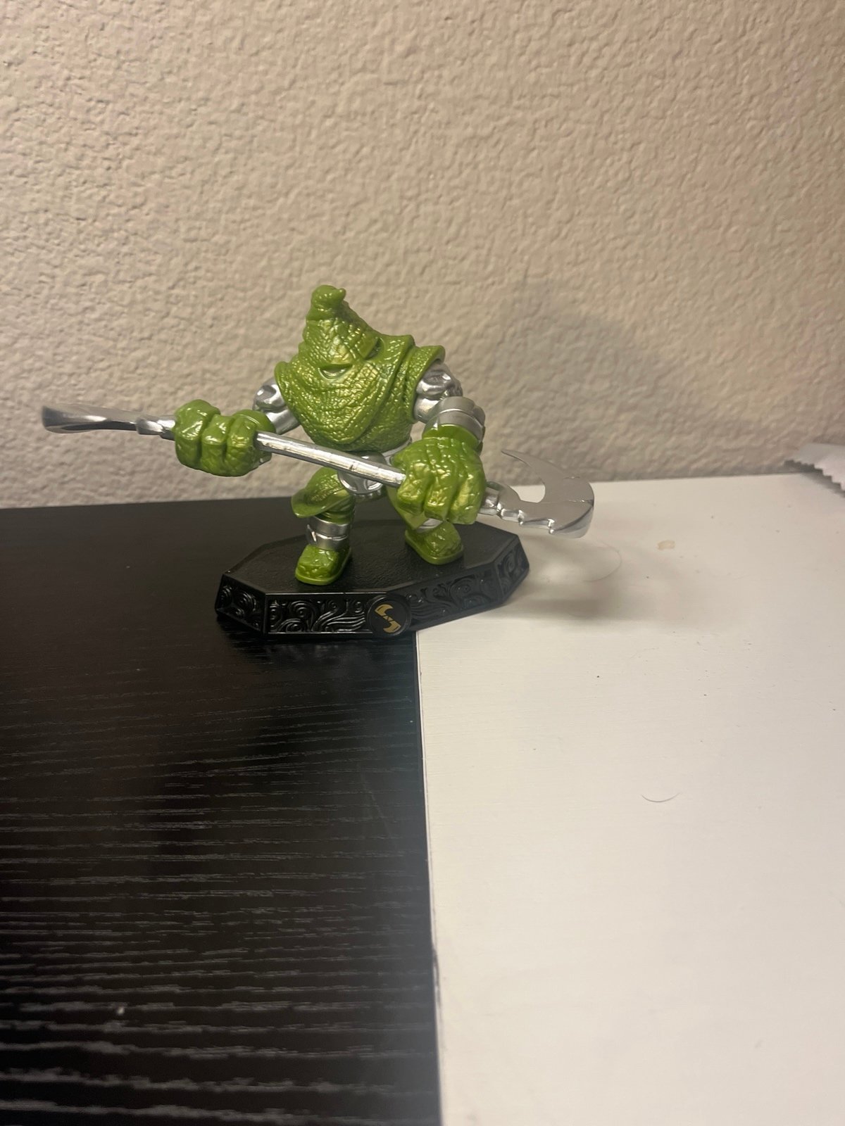 Skylanders Imaginator Steel Played Hood Sickle