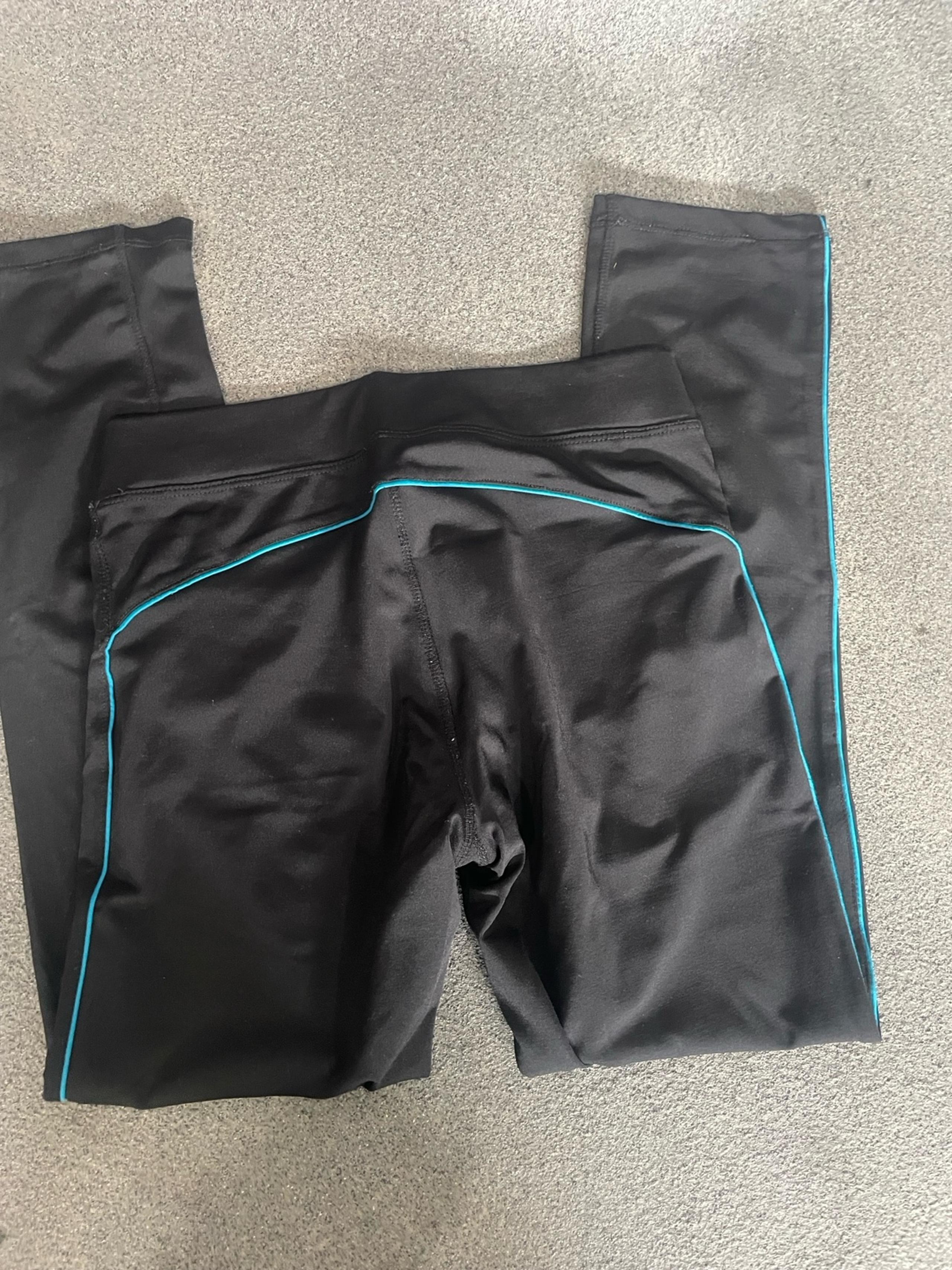 FOREVER 21 BLACK ATHLETIC PANTS LEGGINGS