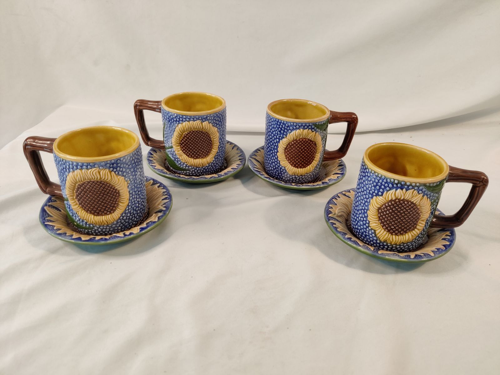 Metropolitan Museum of Art Sunflower Vintage Cups & Saucers Majolica MMA 1991