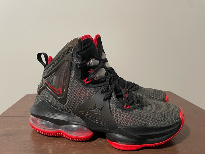 Nike Lebron 19 Bred