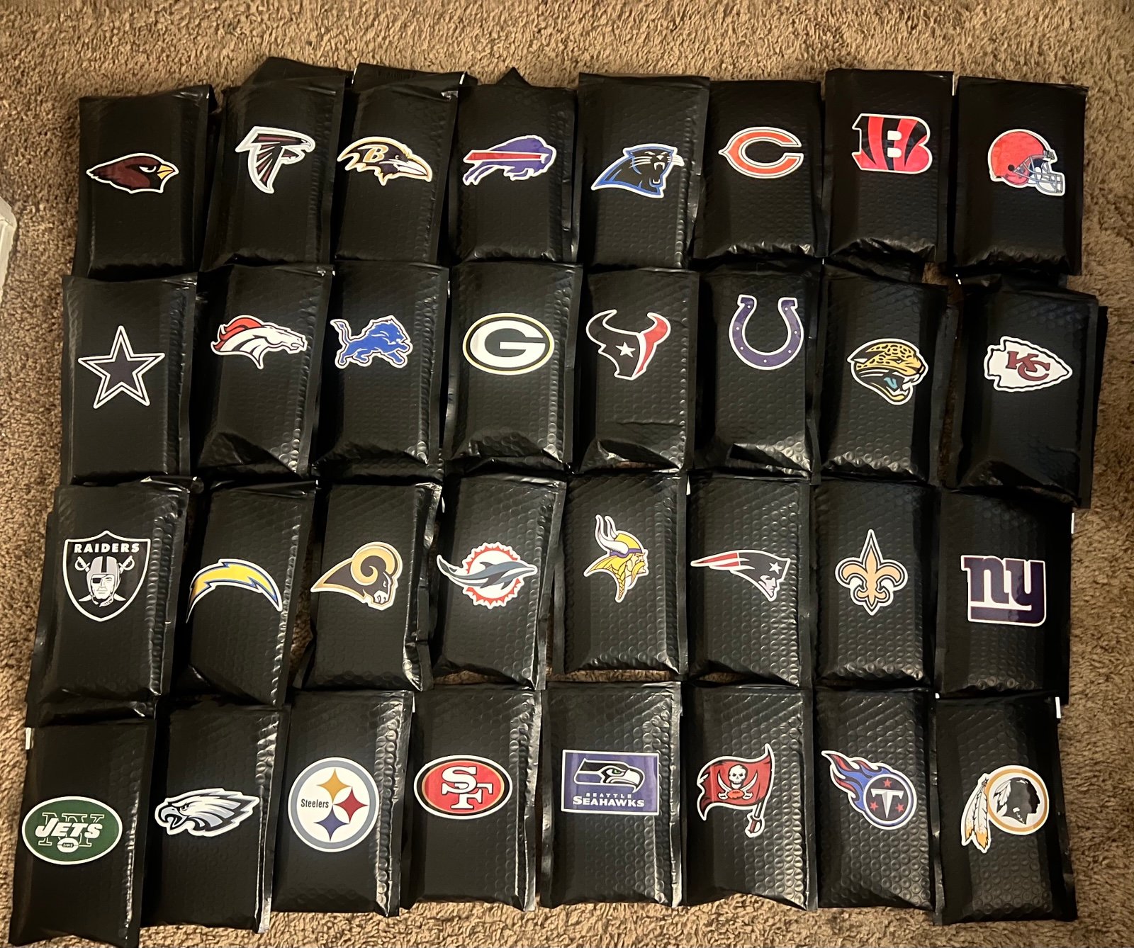 FREE DOWNTOWN CHASE - NFL Team Lot Washington Commanders