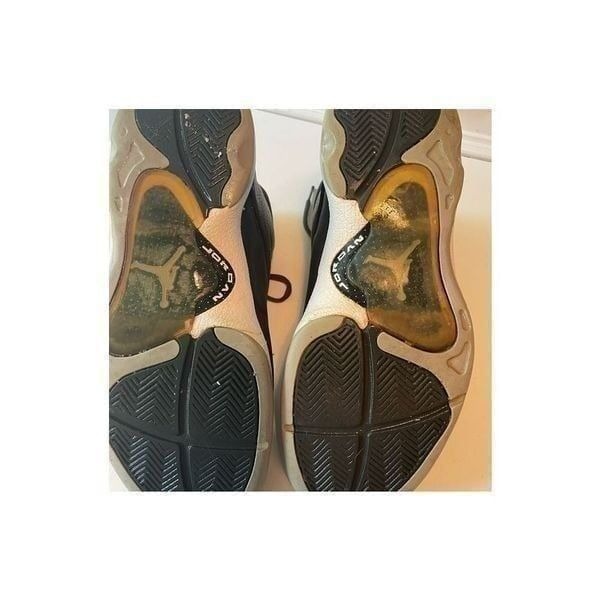 Jordan’s Men’s Black Leather Shoes (SZ 9)