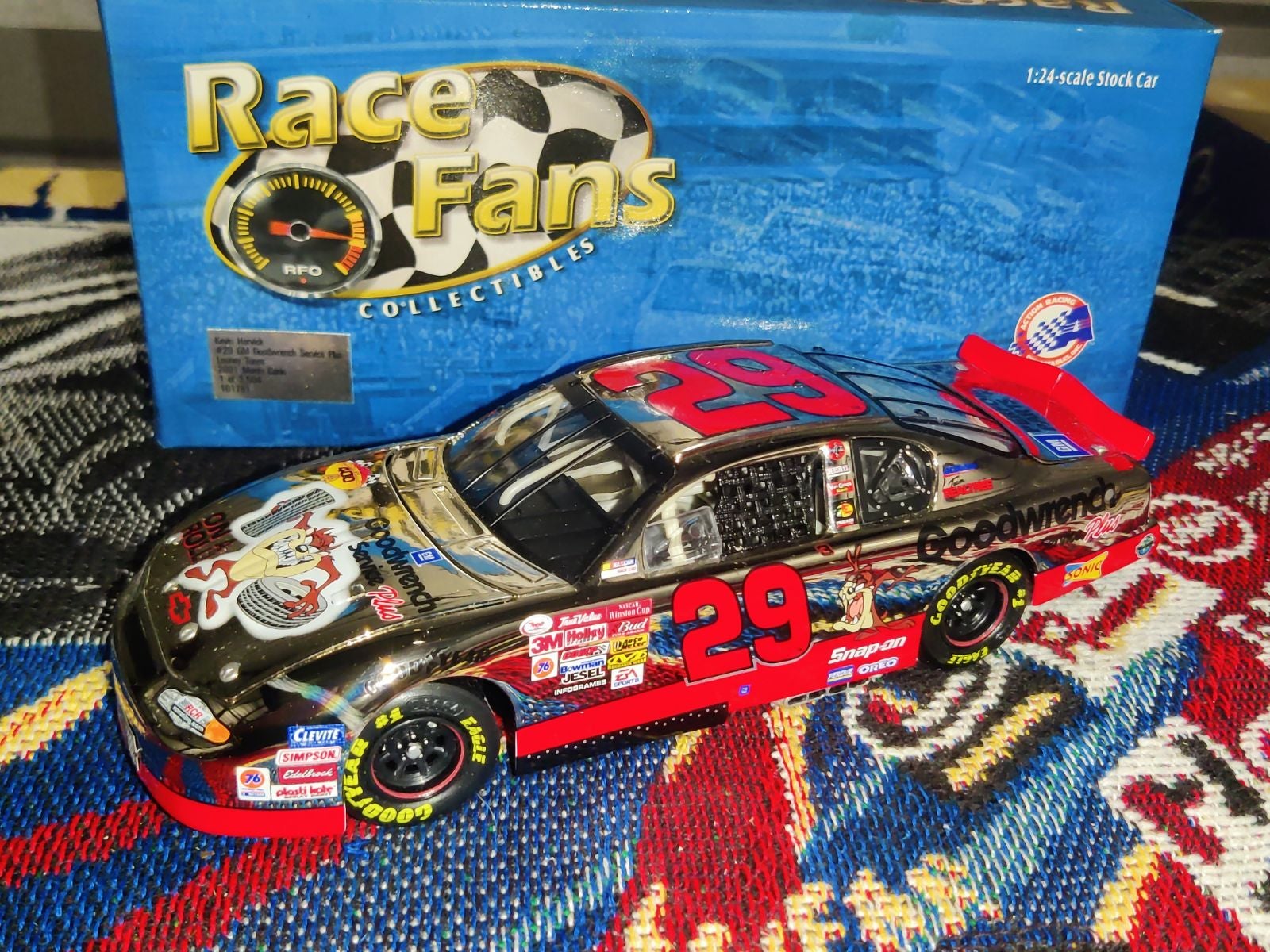 Kevin Harvick Looney Tunes Tazz Nascar diecast