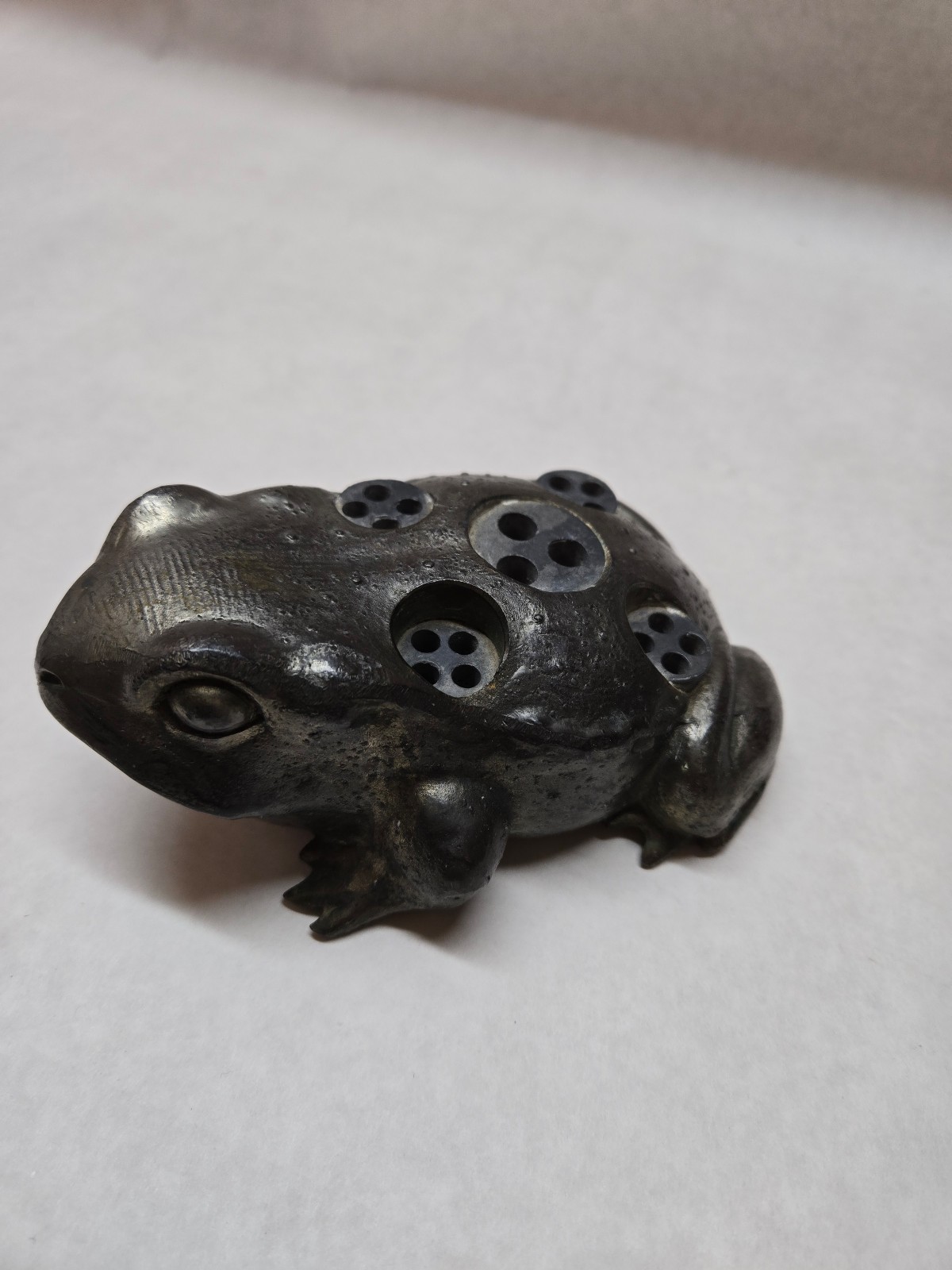 Japanese Ikebana Flower Frog or Incense Toad Bullfrog Bronze Meal Finish Japan
