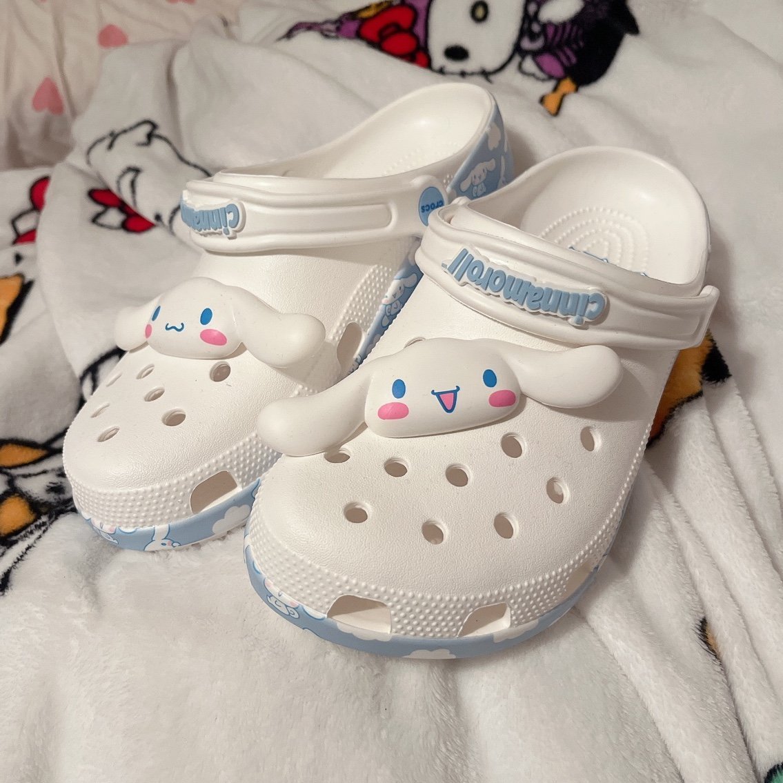 sanrio cinnamoroll crocs