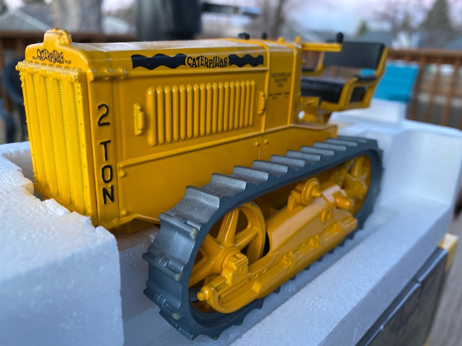 CAT 2-TON Tractor Norscot OB 1:16 scale