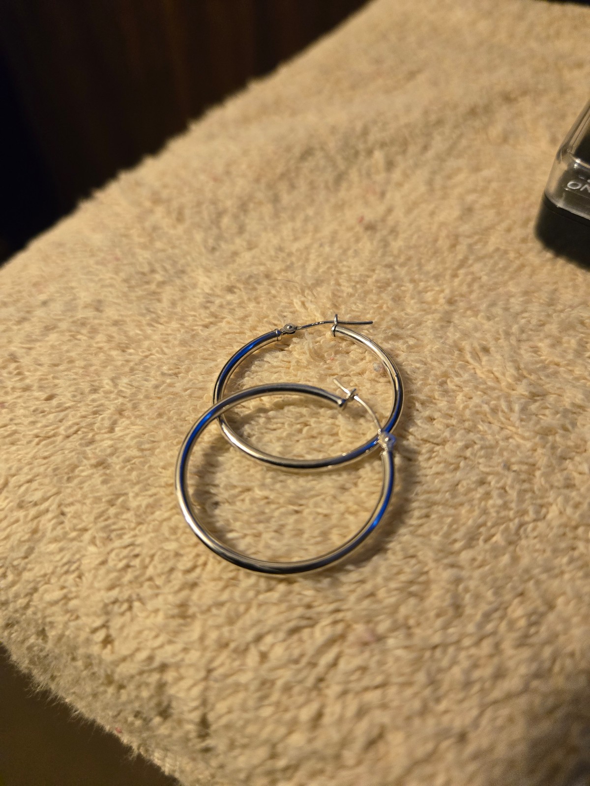 10k white gold hoop earrings