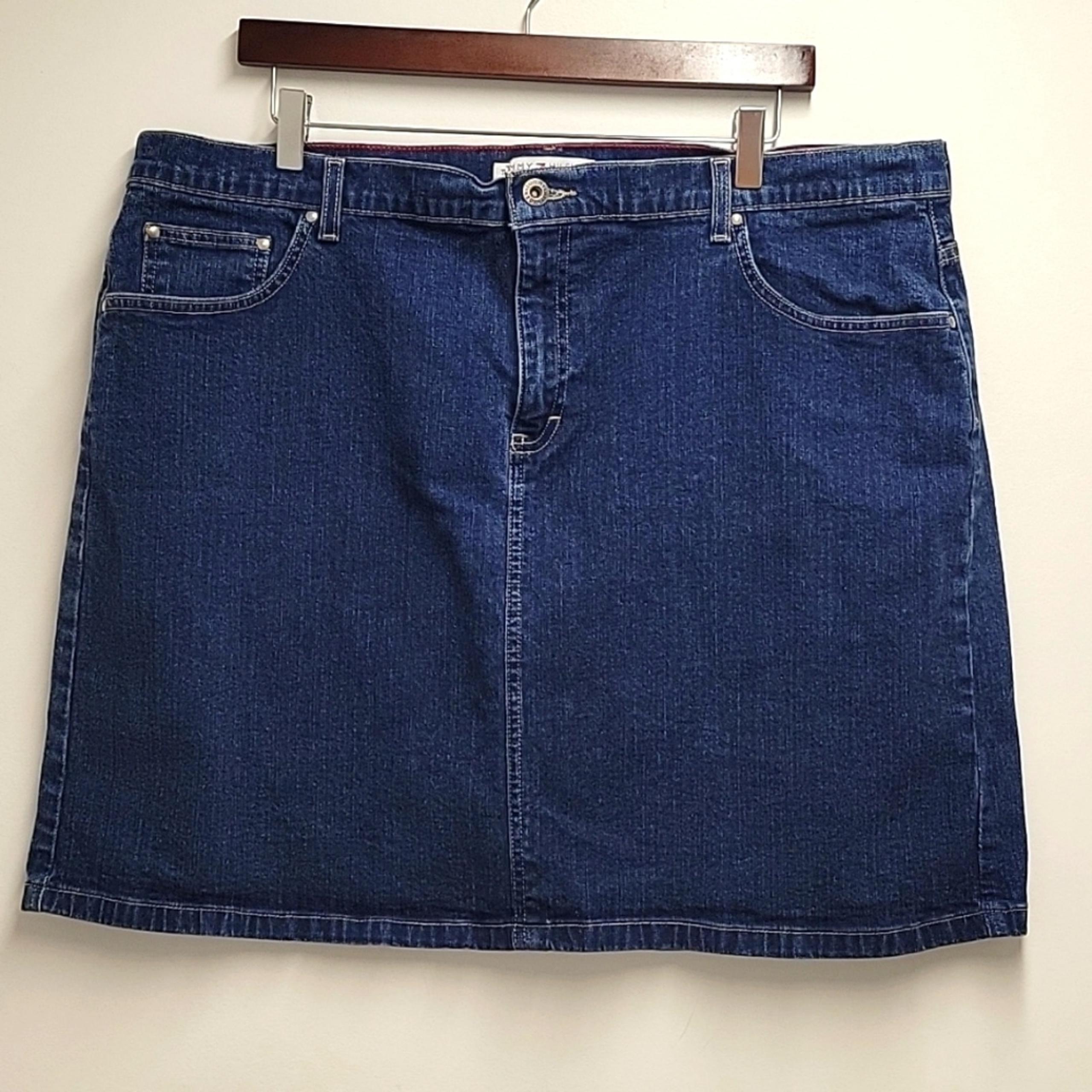 Tommy Hilfiger Woman Jean Skirt Five Pockets Zip and Button Closure Size 22