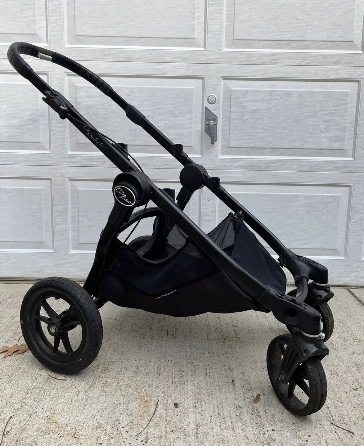 City Select frame Baby Jogger w wheels and basket