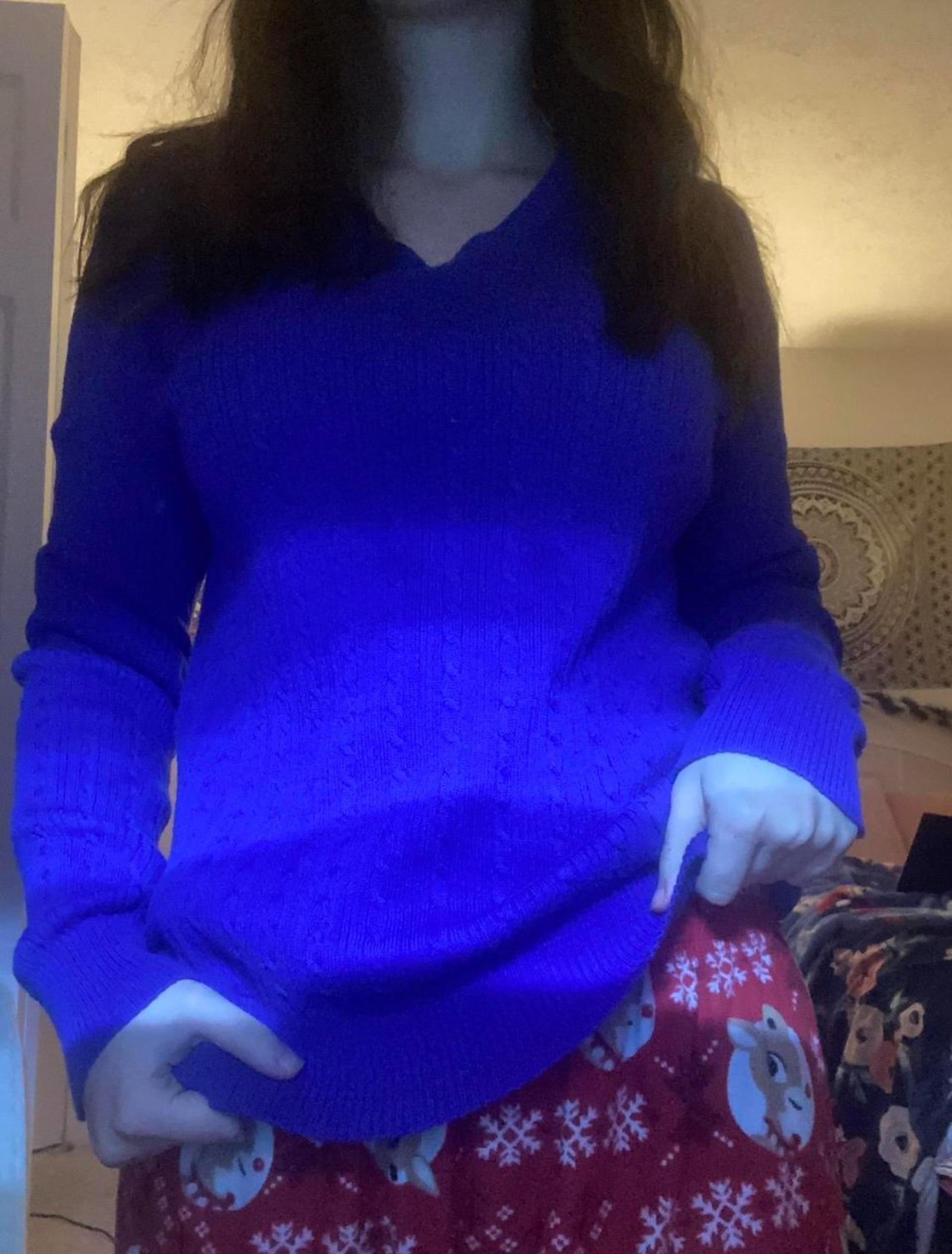 royal blue v neck sweater size l
