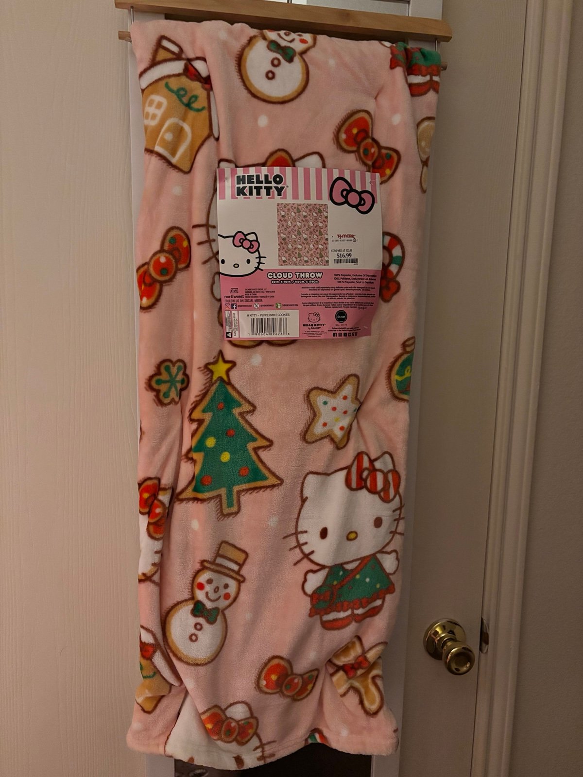 Hello Kitty Christmas blanket