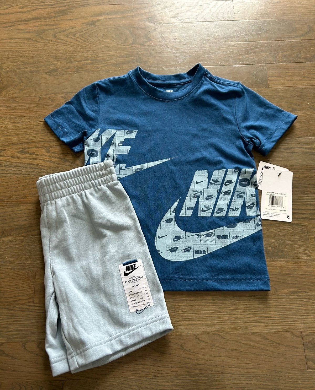 NWT Nike Boys Set size 4